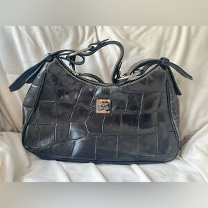 🖤🖤 Dooney & Bourke Black Croc-Embossed Shoulder Bag